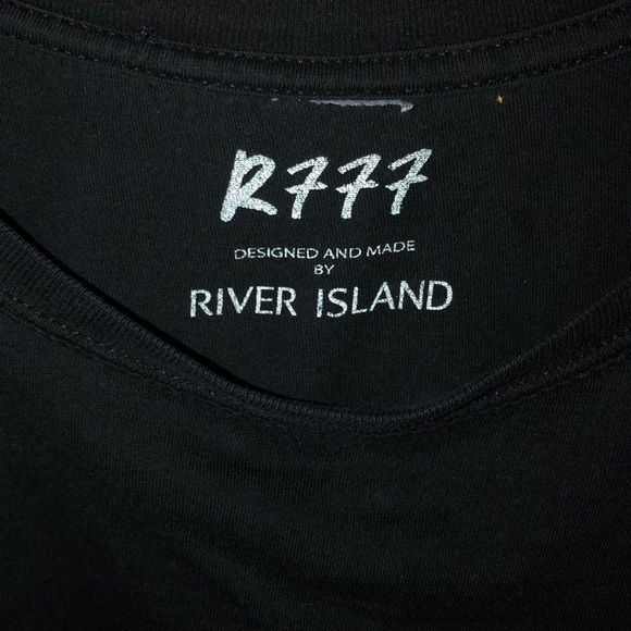 Rihanna Unapologetic T-shirt. No tag. - Picture 4 of 7